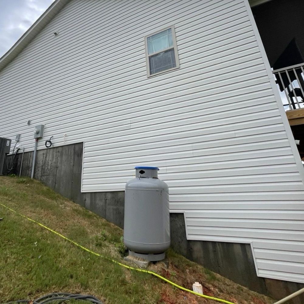 Vinyl siding after cleaning: clean, even color